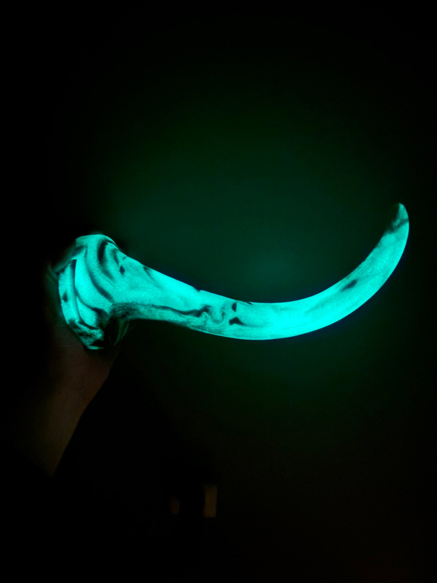 GLOW IN THE DARK BLUE WAGGY TAIL